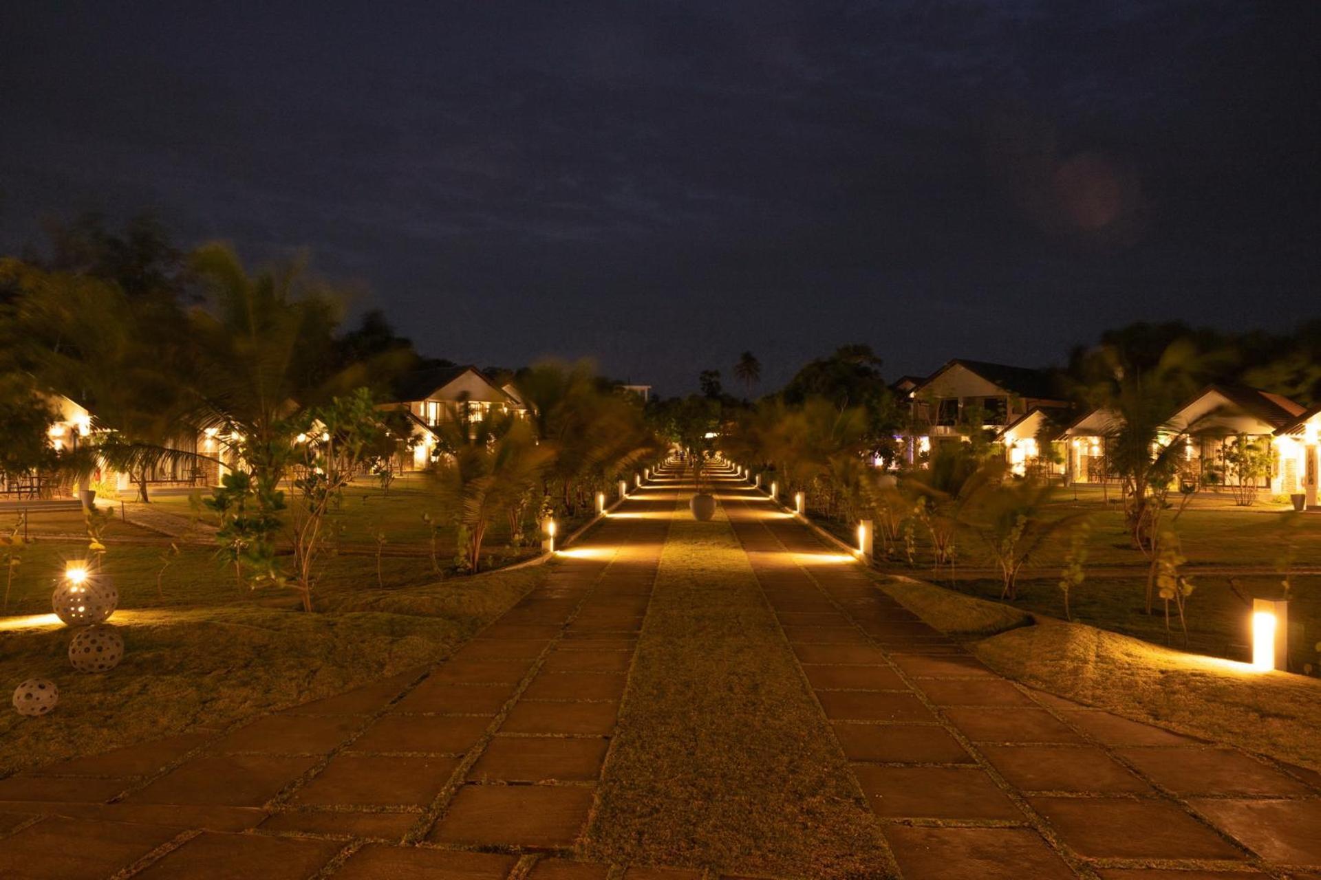 Uppuveli Beach By Dsk ตรินโคมาลี ภายนอก รูปภาพ