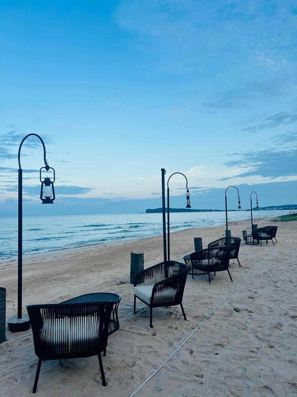 Uppuveli Beach By Dsk ตรินโคมาลี ภายนอก รูปภาพ